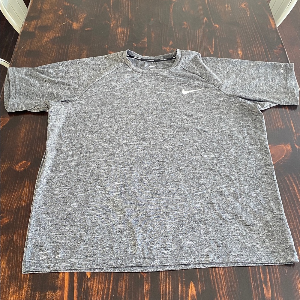 Mens Large Nike Dri-FIT Swim Shirt with UPF 40 + in Heather Gray - Picture 1 of 6